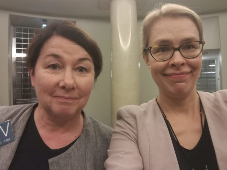 Helena Ahonen ja Tytti Pantsar.
