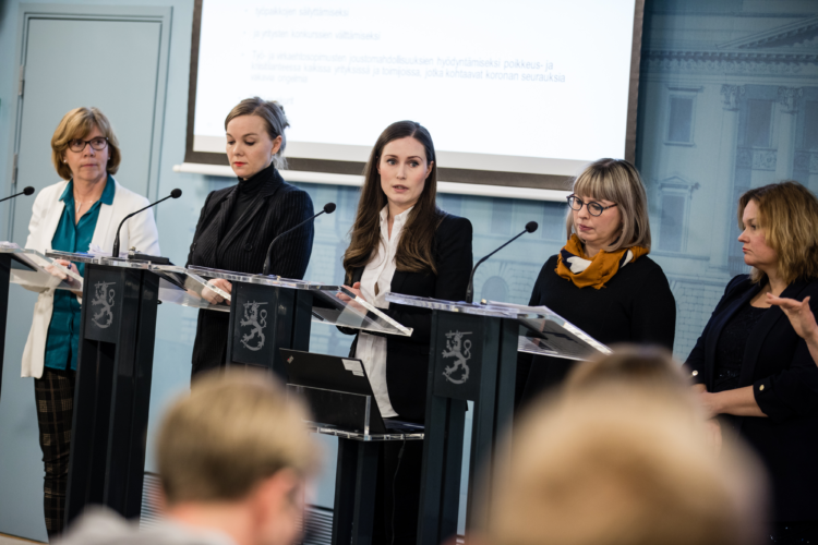 Sanna Marin, Katri Kulmuni, Anna-Maja Henriksson, Aino-Kaisa Pekonen ja Krista Kiuru.