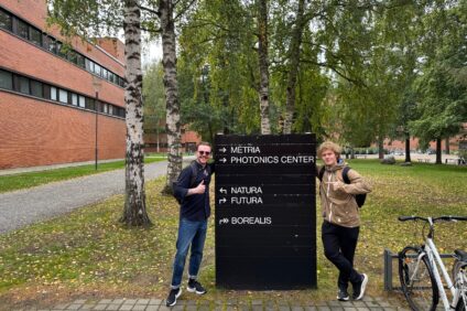 Otto muutti Espoosta Alkio-opistolle Korpilahdelle, ja Anttu saapui Lapista. Molemmat pääsivät Alkio-vuoden jälkeen opiskelemaan biologiaa Joensuun yliopistoon.
