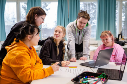 Opiskelijat yhdessä