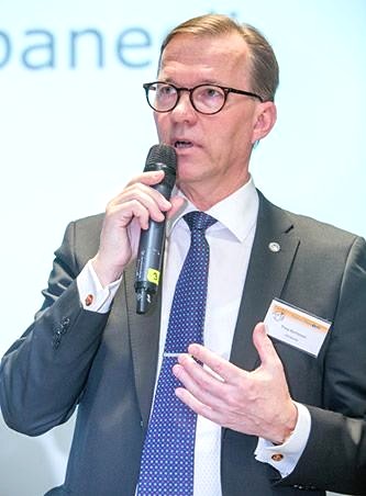 Kainuun OPiston hallituksen puheenjohtaja Timo Korhonen